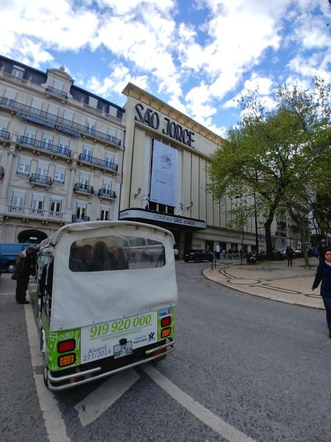 Tuk Tuk Lisbon: Lisbon Iconic Highlights 1.5-Hour - Portas do Sol, Santa Luzia, and Graça: where the photos actually make sense