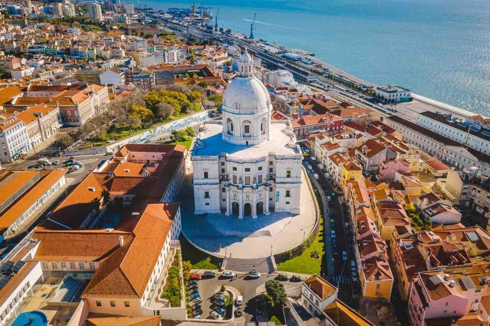 Tuk Tuk Old Lisbon Tour 1,5h - Miradouro da Senhora do Monte: the panorama you’ll plan your photos around
