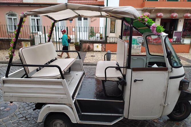 Tuk Tuk Transfer With Sintra Pena Ticket From Meeting Point - English Support and Group Size: What to Expect Day-Of