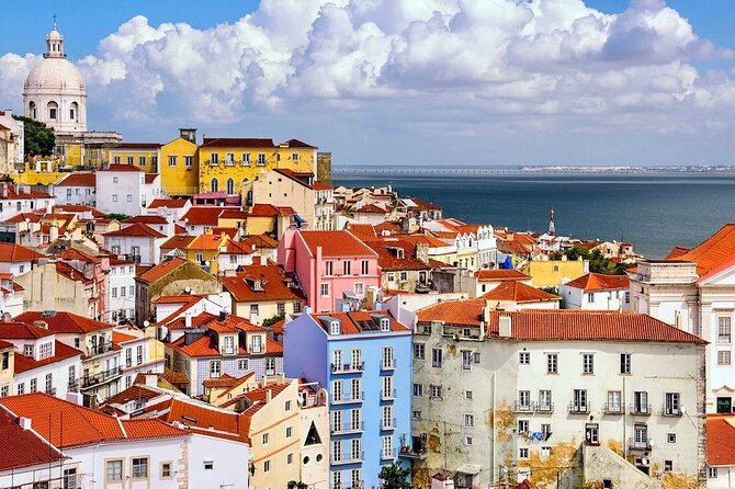 Unforgettable 3 Hours Lisbon City Tour with Tuk Tuk - The guide factor: what Nita (and Victoria) add