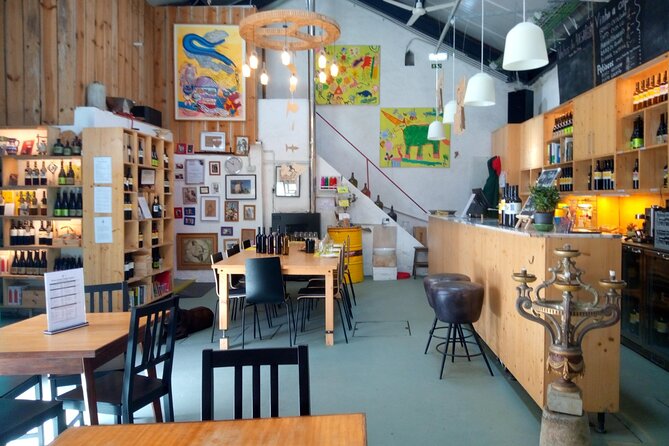 Urban winery tour, premium tasting flight & tapas - Price and value: why $59.17 can make sense
