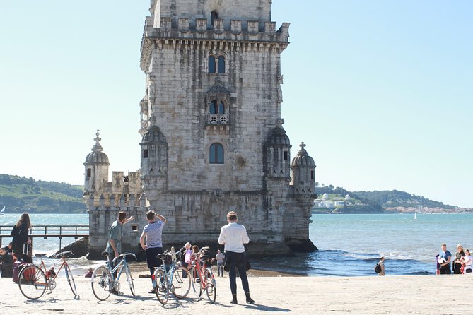 Vintage Bikes Tour - Monument of the Discoveries: short stop, big meaning