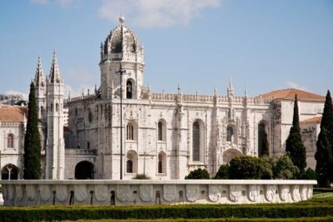 VIP Catamaran Private Tour in Lisbon up to 18 clients - Key Points Before You Go