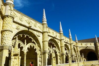 VIP-walking-Tour - Lisbon with your private - in German - How the Meet-Up Works: Hotel Start and Flexible Hours