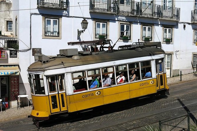 VIP-walking-Tour - Lisbon with your private - in German - Price and Value for a One-Guide Day