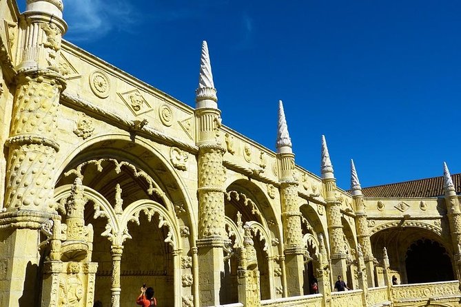 VIP-walking-Tour - Lisbon with your private - in German - How the Meet-Up Works: Hotel Start and Flexible Hours