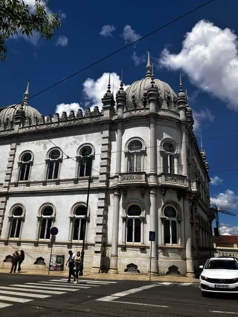 Лиссабон: сверху вниз под правдивые и вымышленные истории - Largo do Carmo to Santa Justa Lift: coffee pause and best river angles